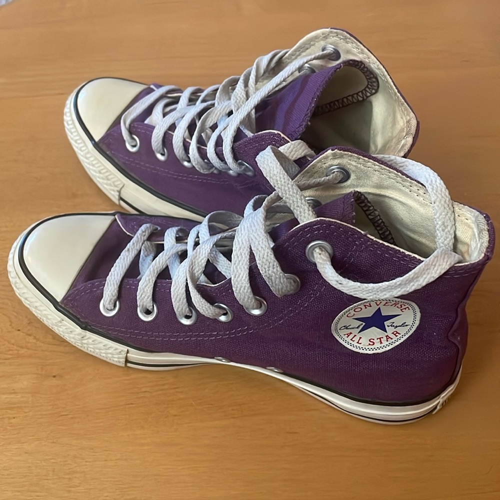 Chuck Taylor Converse All-Stars Ankle Lace Ups in Purple